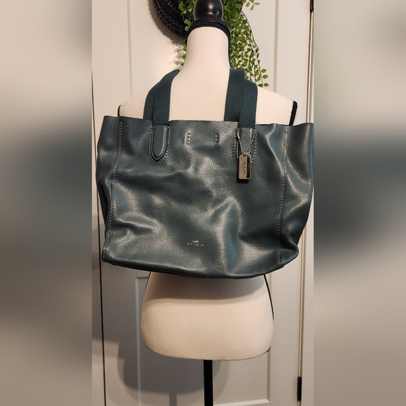 Coach purse New without tags. Beautiful leather emerald color. - Picture 4 of 9